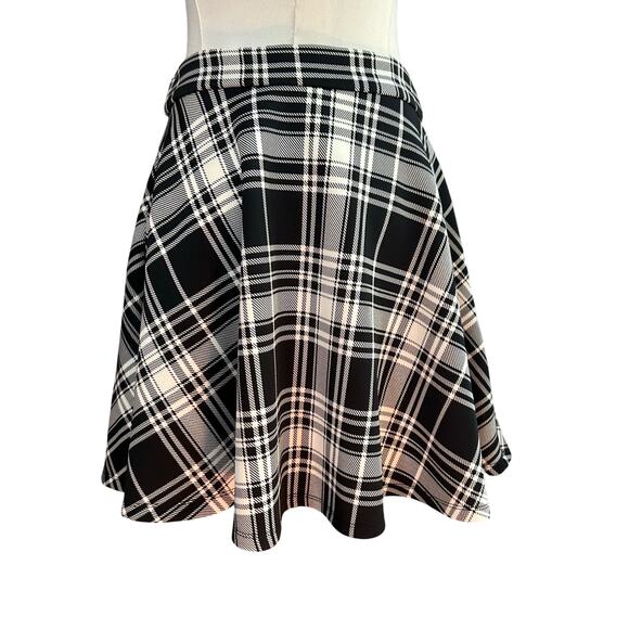 Hot Topic Plaid O-Ring Skater Skirt Lot of 2 SZ S Black & White, Red & Black - Picture 5 of 9